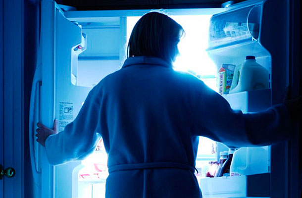 The 3 Reasons You Keep Overeating at Night